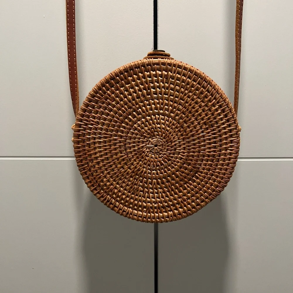 Boho Round Rattan Crossbody Bag – Summer Festival & Beach Vibes - Picture 1 of 4